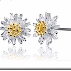 DAINTY DAISY FLOWER POST EARRINGS #347